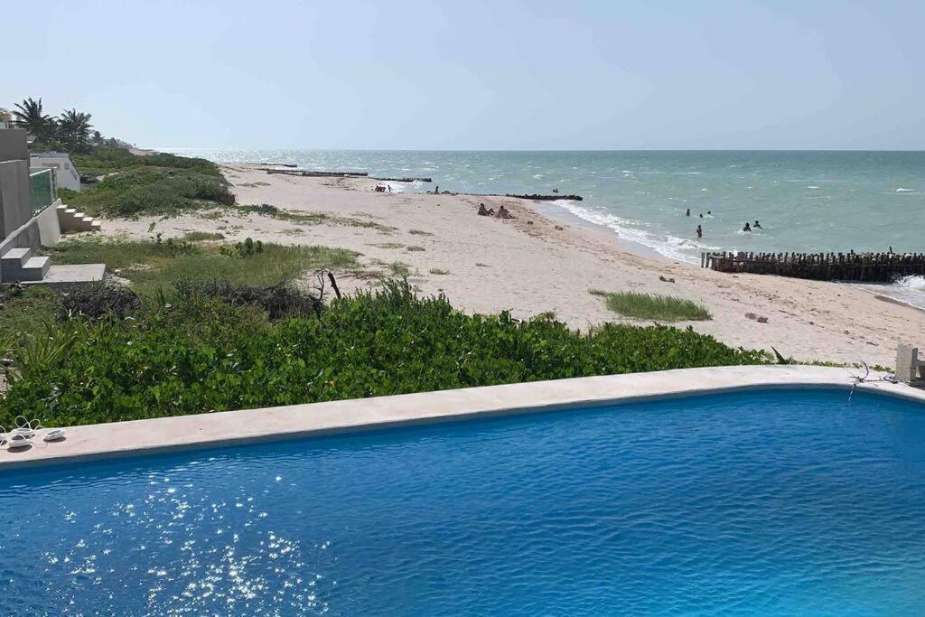 La Casa Amarilla Frente Al Mar Villa Chelem Kültér fotó