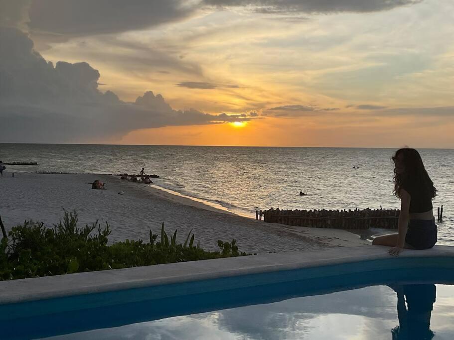 La Casa Amarilla Frente Al Mar Villa Chelem Kültér fotó