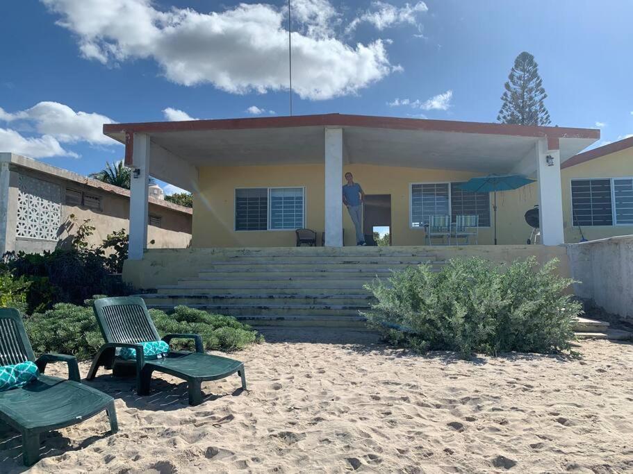 La Casa Amarilla Frente Al Mar Villa Chelem Kültér fotó