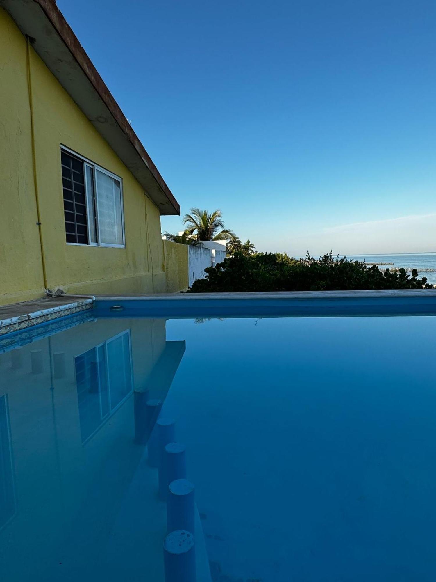 La Casa Amarilla Frente Al Mar Villa Chelem Kültér fotó